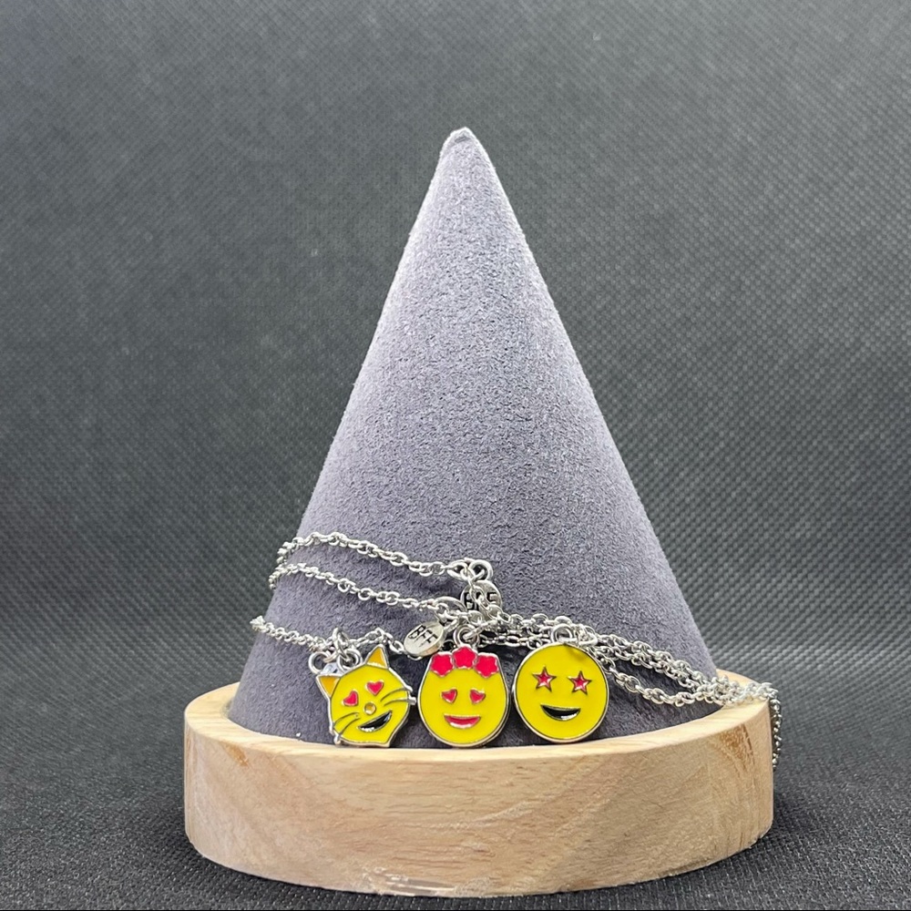 NWOT Best Friends Necklace Set of 3